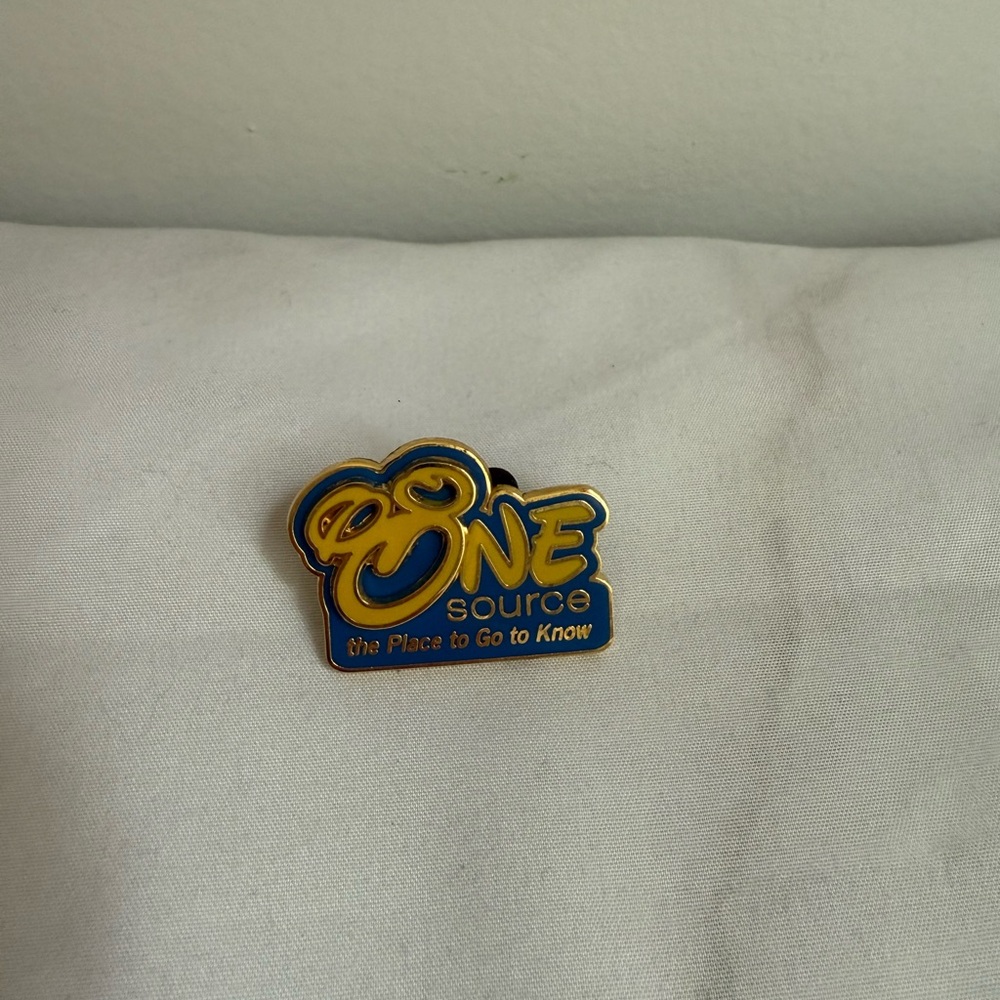 Disney Pin One Source Cast Member Leaders Gift Portal Launch